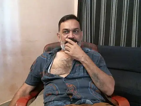 indianbull2023のウェブカメラショー