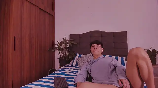 2gays_1Str8 Webcam-Show