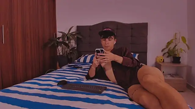 2gays_1Str8 Adlı Modelin Web Kamerası Şovu