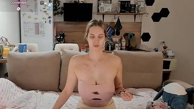 הופעת וובקאם של Hot__K