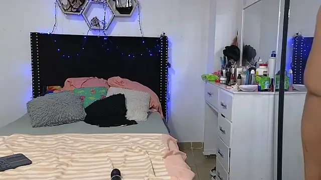 Sala de chat en directo de charlotte_077