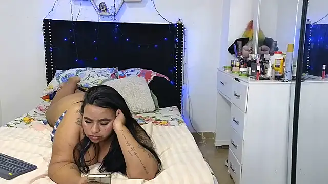 Chat XXX en directo de charlotte_077