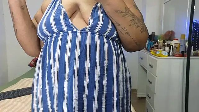 Chat XXX en directo de charlotte_077