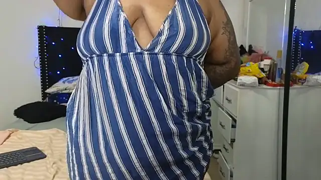Czat XXX na żywo – charlotte_077