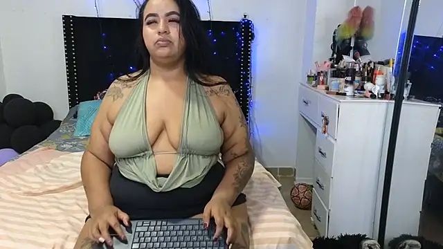 charlotte_077 Adlı Modelin Canlı XXX Sohbeti