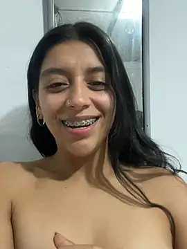 BrittanyDiaz élő XXX-chatje