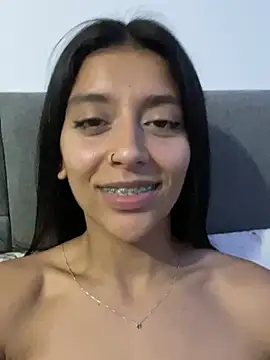 BrittanyDiaz élő XXX-chatje