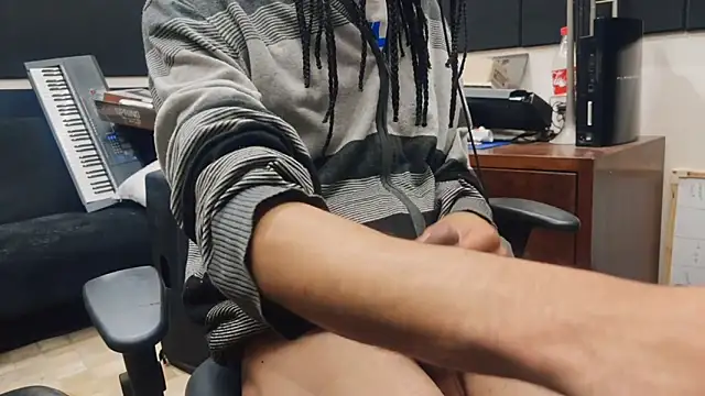 FavelaDaddyCum webcam show