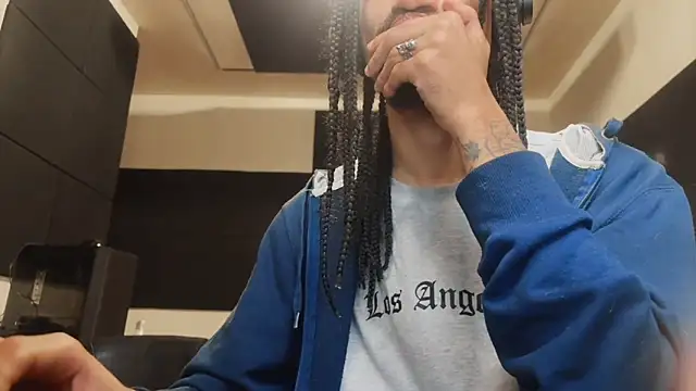 הופעת וובקאם של FavelaDaddyCum