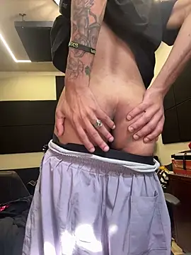 Show de FavelaDaddyCum na webcam