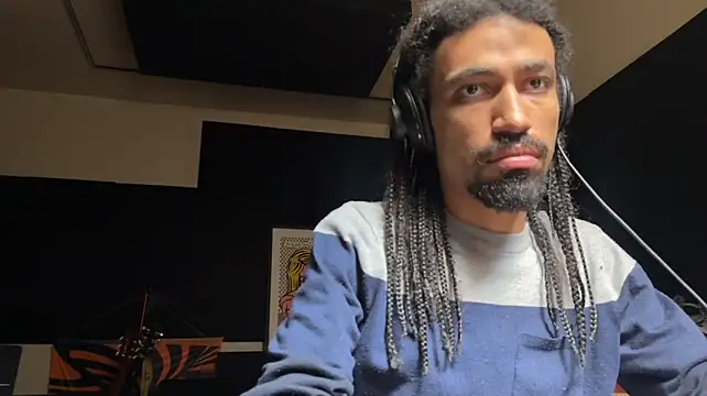 Show modela FavelaDaddyCum na web-kameri