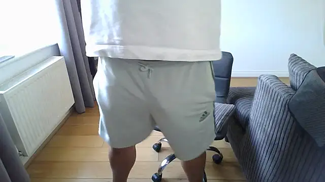 Nizzlivecam Adlı Modelin Web Kamerası Şovu
