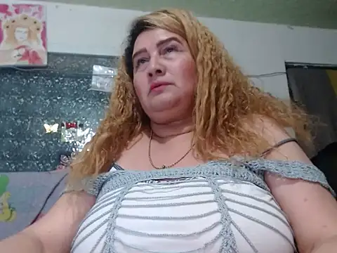 Perla1981-- Adlı Modelin Canlı XXX Sohbeti