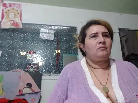 Perla1981-- Chat XXX in diretta