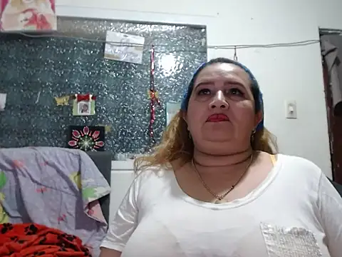 Perla1981--'s Live XXX Chat