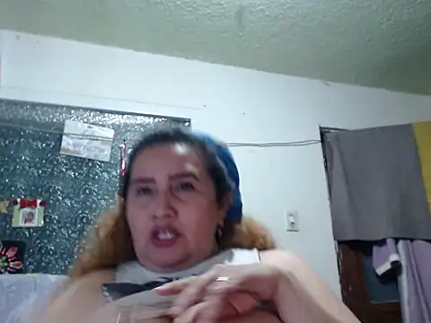 Perla1981--'s Live XXX Chat