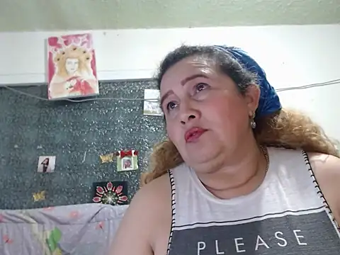 Perla1981-- – Live XXX-chat