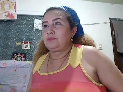 Perla1981-- Adlı Modelin Canlı XXX Sohbeti
