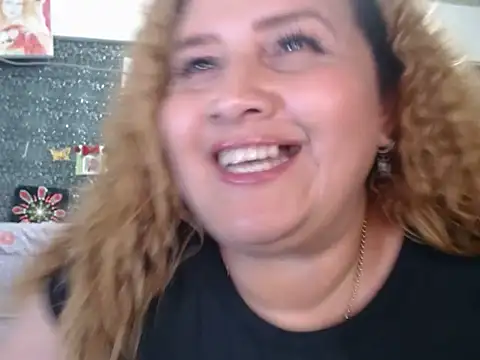 Perla1981--'s Live XXX Chat