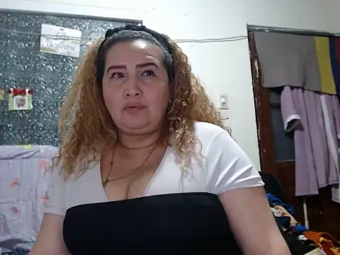 Perla1981--: διαδικτυακό σόου στην κάμερα