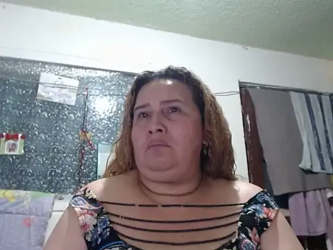 Chat XXX en directo de Perla1981--