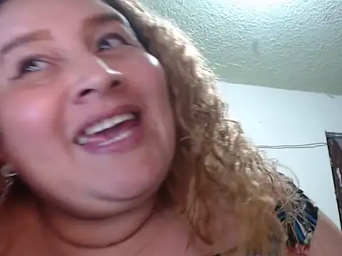 Chat XXX en directo de Perla1981--