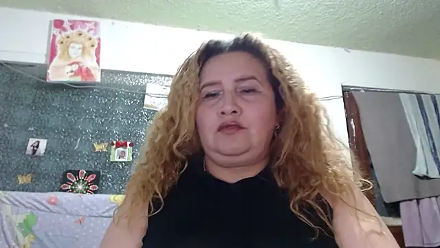 צ'אט XXX בשידור חי של Perla1981--