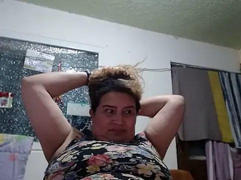 Perla1981-- Live XXX-chat