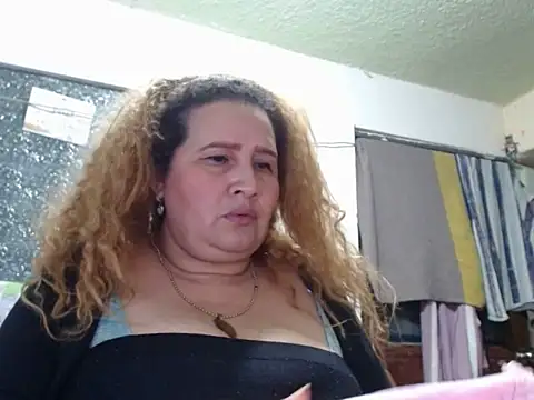 Perla1981-- Chat XXX in diretta