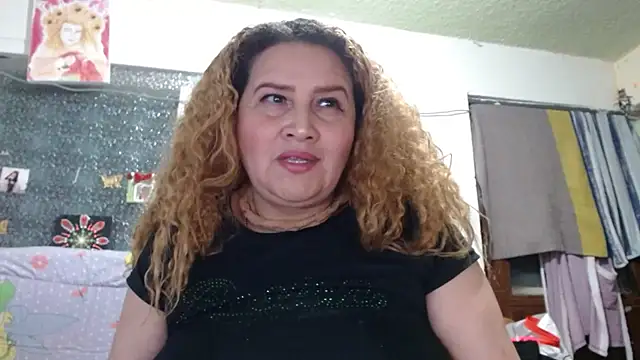 Perla1981--'s Live XXX Chat