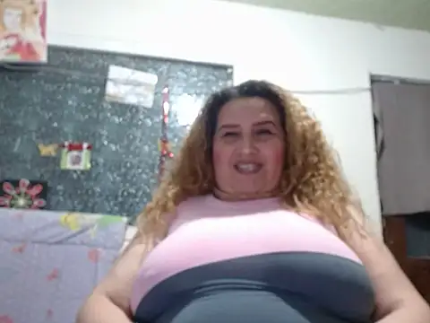Perla1981--'s Live XXX Chat