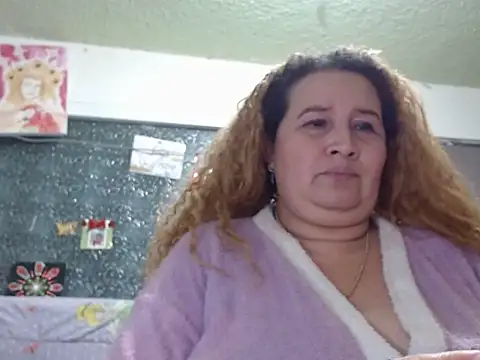 Perla1981-- – Live XXX-chat