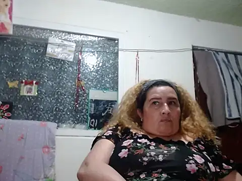 Perla1981-- Chat XXX in diretta