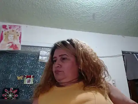 Perla1981--'s Live XXX Chat