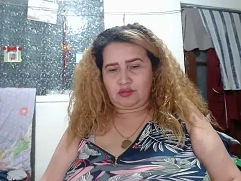Chatroom XXX en direct de Perla1981--