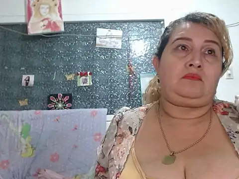 הופעת וובקאם של Perla1981--