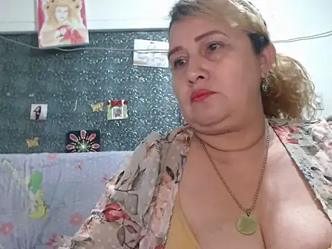 Perla1981--'s Live XXX Chat