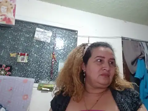 Chatroom XXX en direct de Perla1981--