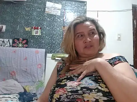Perla1981-- – webcam-show