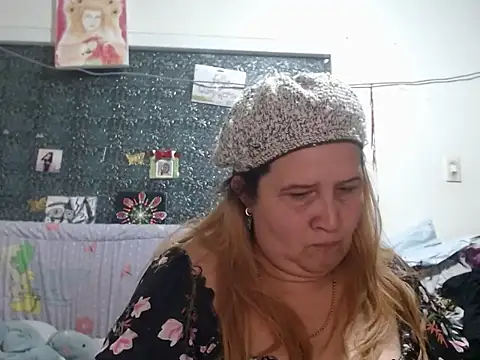 Perla1981-- Adlı Modelin Canlı XXX Sohbeti