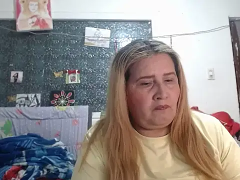 Perla1981--'s Live XXX Chat