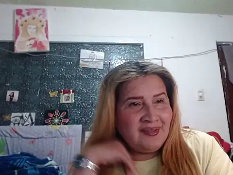 Perla1981--'s Live XXX Chat