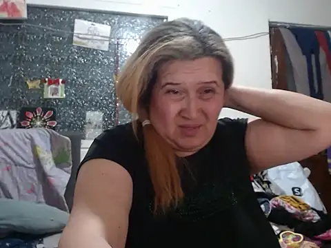 Perla1981-- – Live XXX-chat
