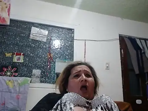 Perla1981-- Adlı Modelin Canlı XXX Sohbeti