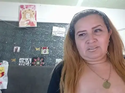 Perla1981--n Live XXX chat