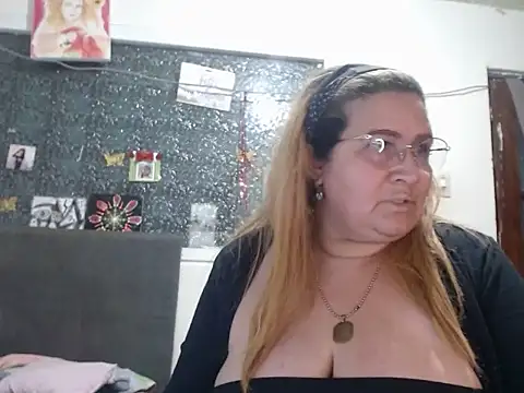 Perla1981-- Chat XXX live