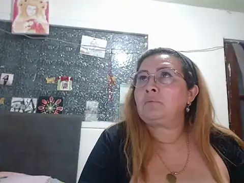 XXX chat uživo modela Perla1981--