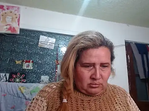 Perla1981-- Adlı Modelin Canlı XXX Sohbeti