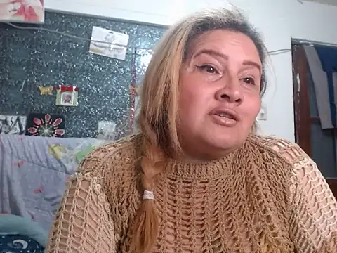 Perla1981--'s Live XXX Chat