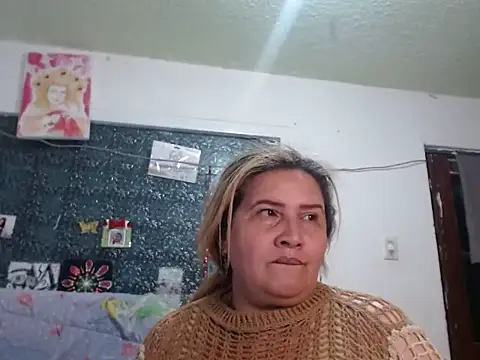 XXX chat uživo modela Perla1981--